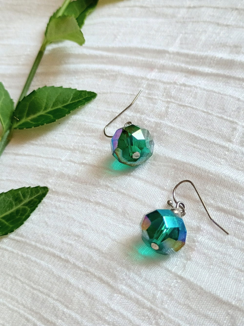 🤍 MERMAID CORE 🤍 VTG Artisan, Teal, AB Glass Crystal Earrings, Librarian Core
